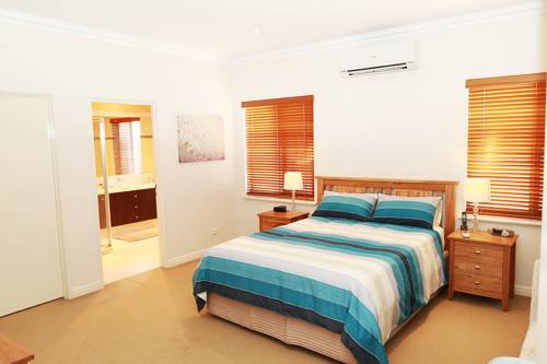 Private Lounge, Bedroom with ensuite
