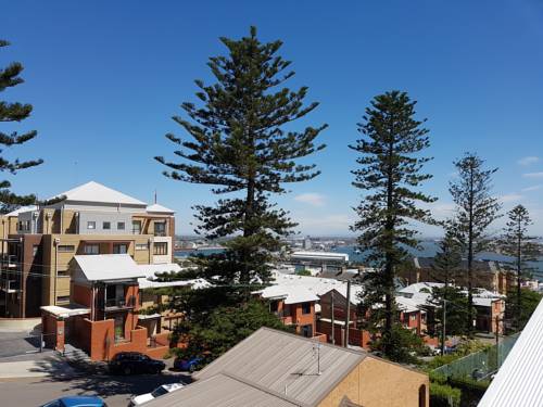 Newcastle Terraces & Apartments - Vista Apartment