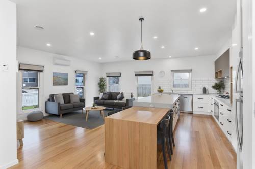 Coastal Vibe Apartments