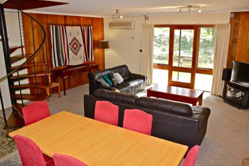 Cedar Holiday Units - Apartment 1