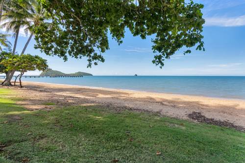 Sea Temple Palm Cove Apt 316