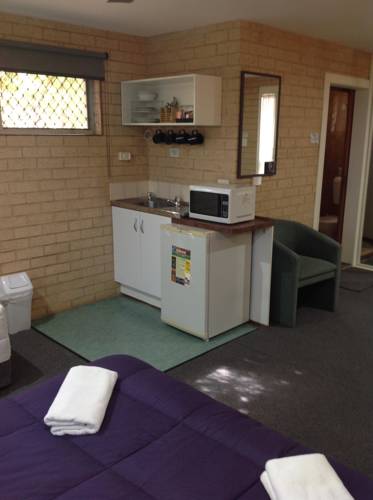 Avlon Gardens Motel