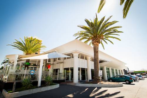 Watermark Hotel Glenelg