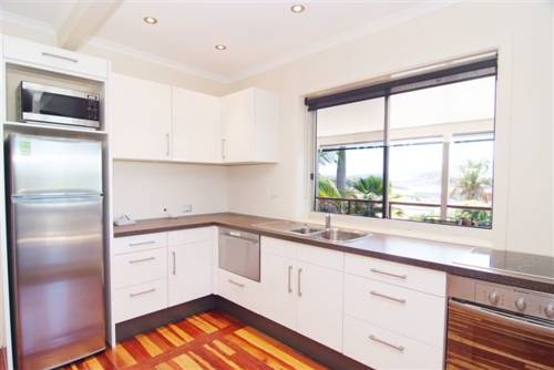 Airlie Apartments