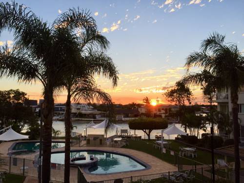 Pelican Cove Apartments