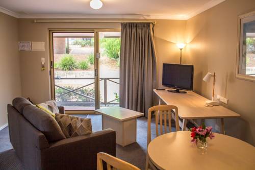 Quality Suites Banksia Gardens