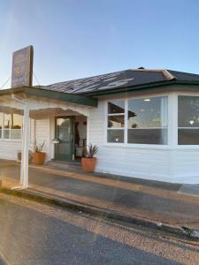 Pioneer Hotel