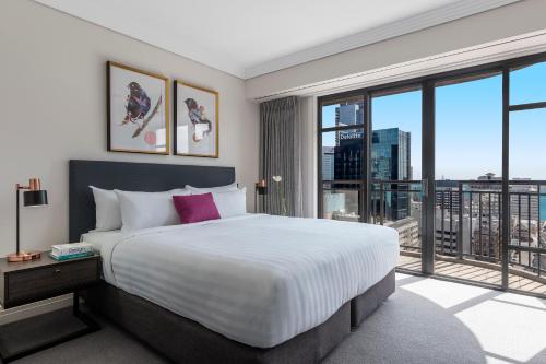 Metro Suites Apartment Hotel