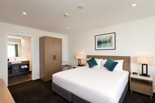 Waldorf Stadium Apartments Hotel