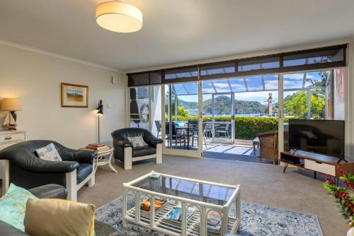 Seaview Apartments