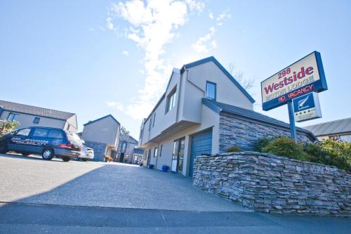 298 Westside Motor Lodge
