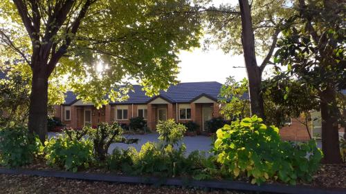 Chardonnay Motor Lodge