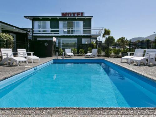 52 Onrifle Motel