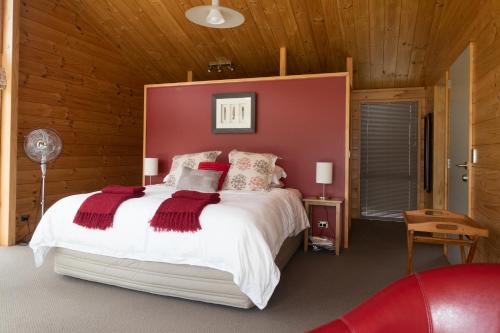 Astelia Lodge