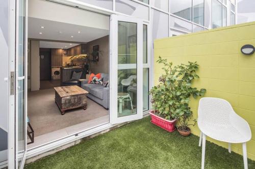 Canvas Apartment