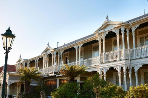 Princes Gate Hotel